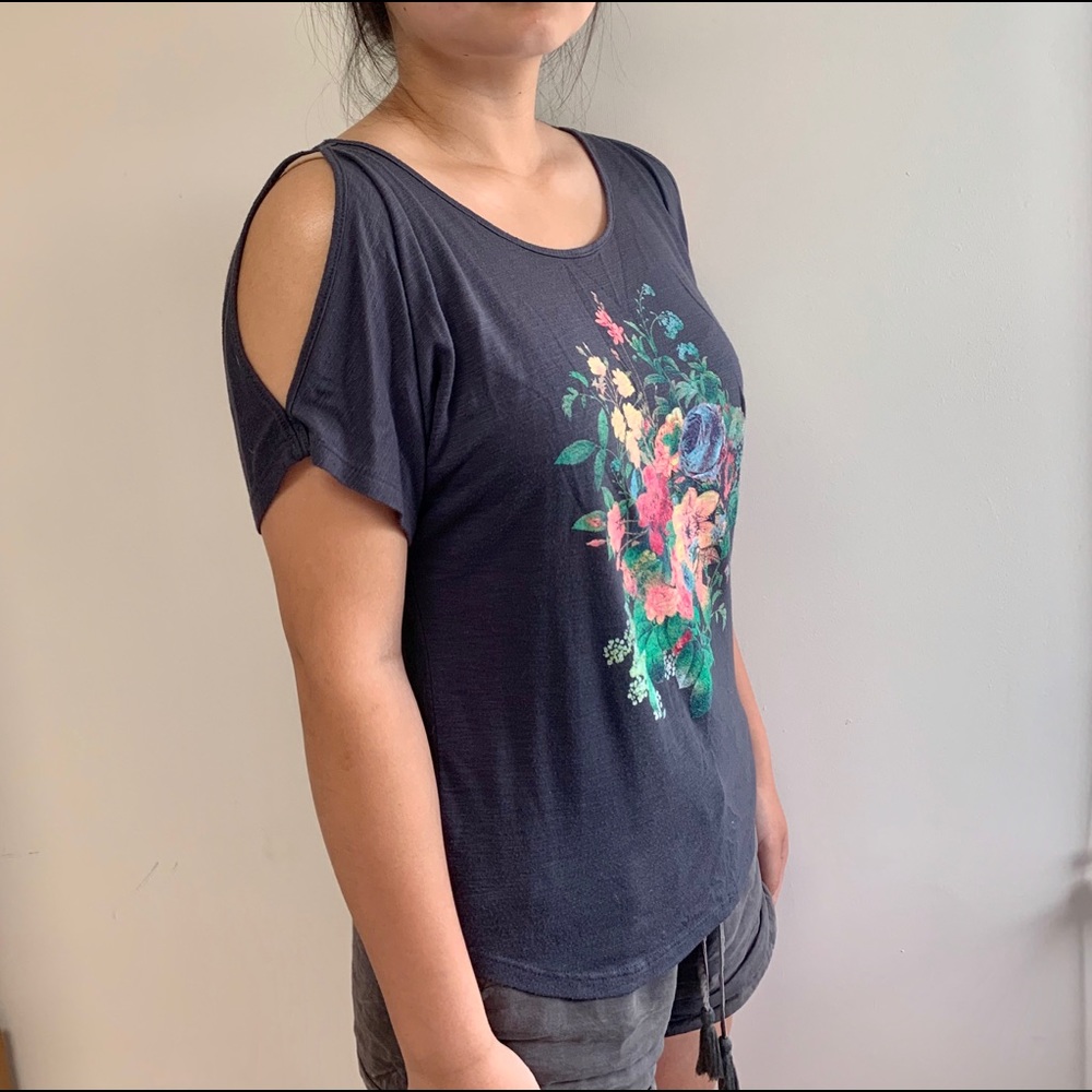 Colder Shoulder Gray Floral Tee